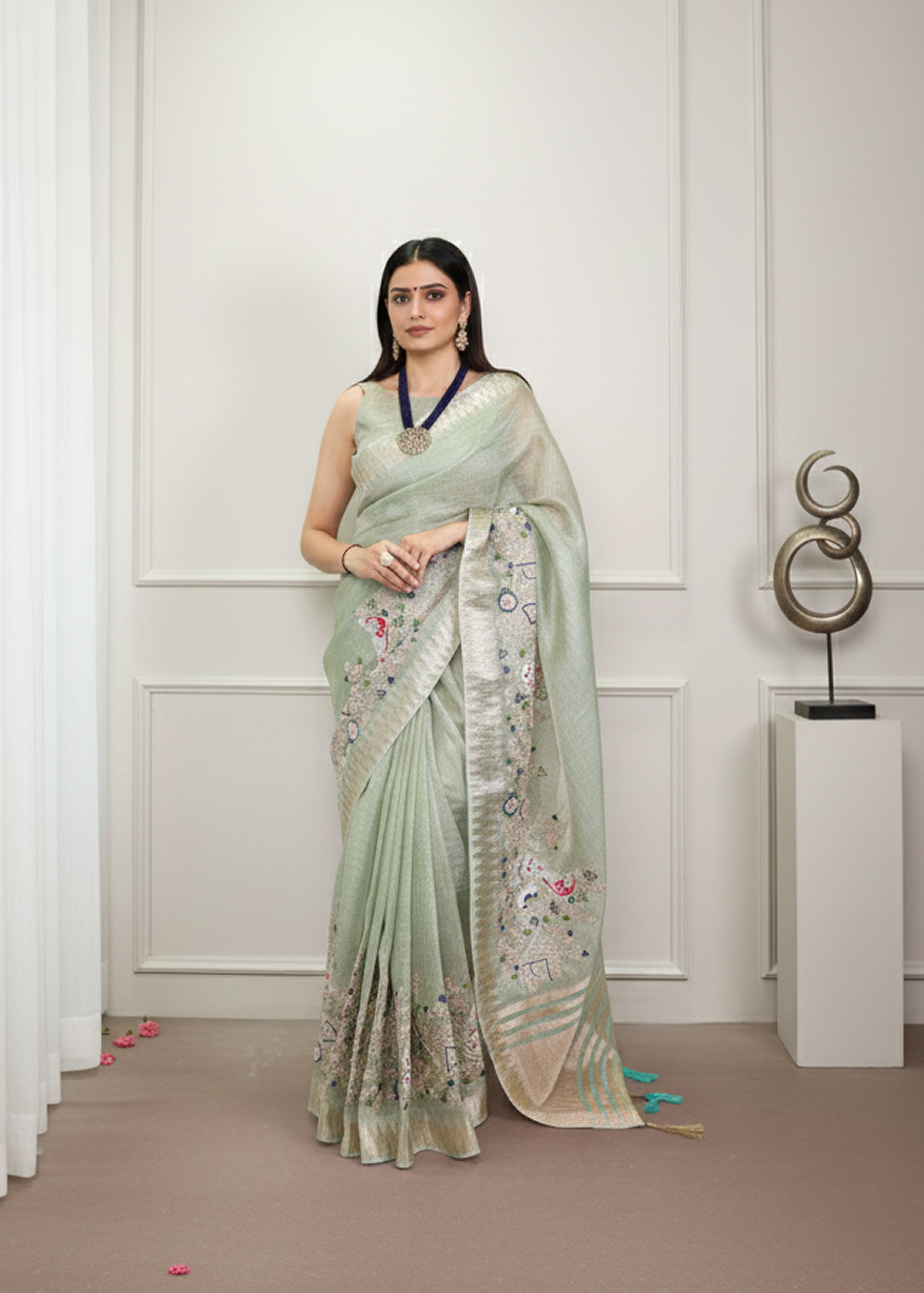 Elegant Party Wear Saree with Zari Border & Unstitched Blouse 4